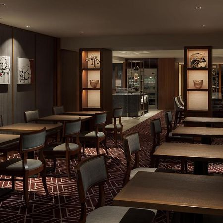 Hyatt Regency Yokohama Hotel Yokohama  Exterior photo The Club at Changi Airport