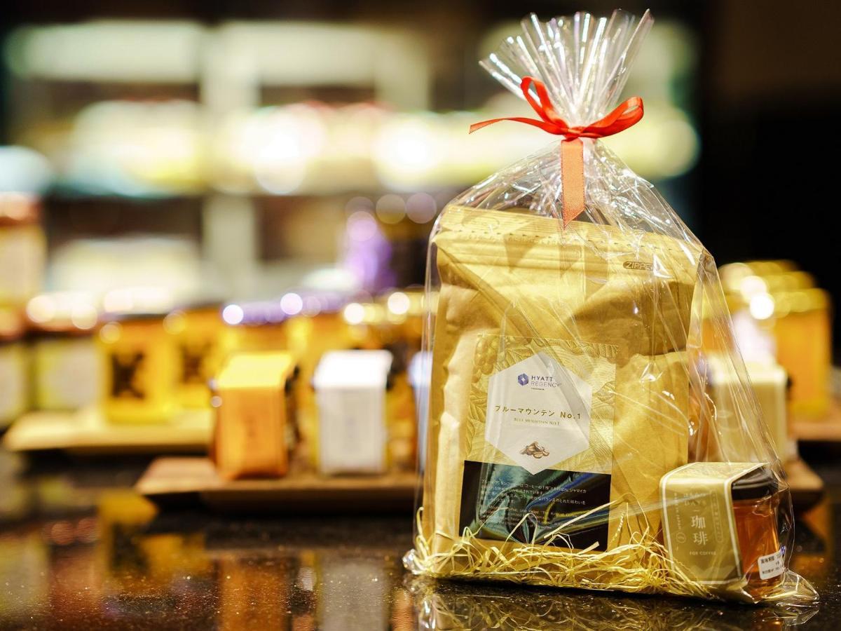 Hyatt Regency Yokohama Hotel Yokohama  Exterior photo A gift wrapped in cellophane