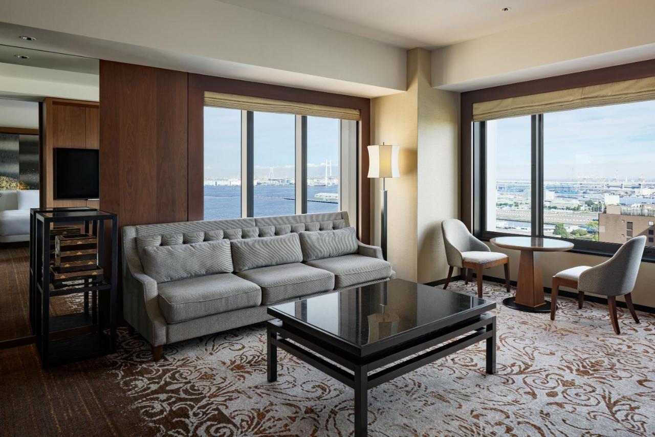 Hyatt Regency Yokohama Hotel Yokohama  Exterior photo A suite at the hotel