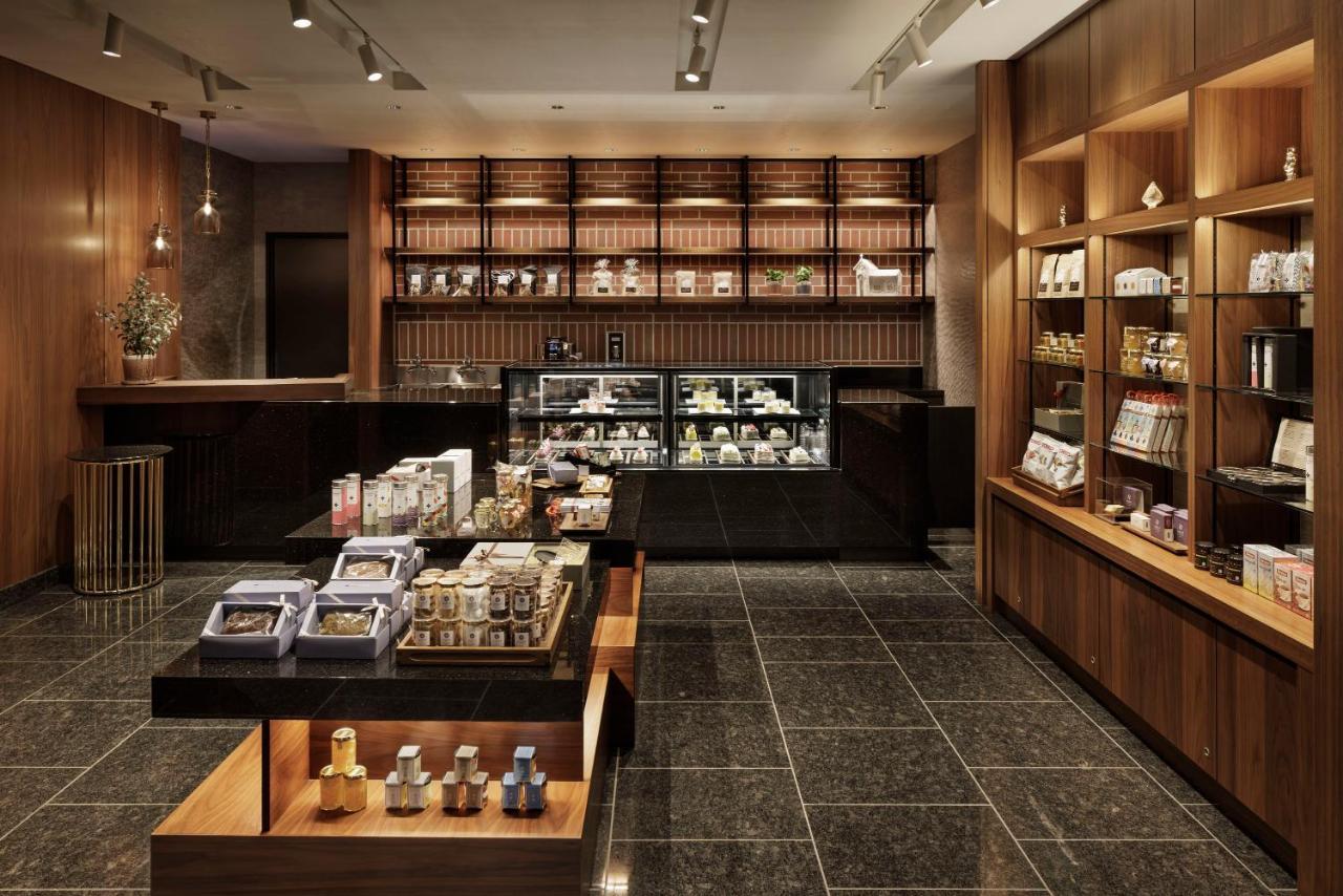 Hyatt Regency Yokohama Hotel Yokohama  Exterior photo The interior of a typical tea shop