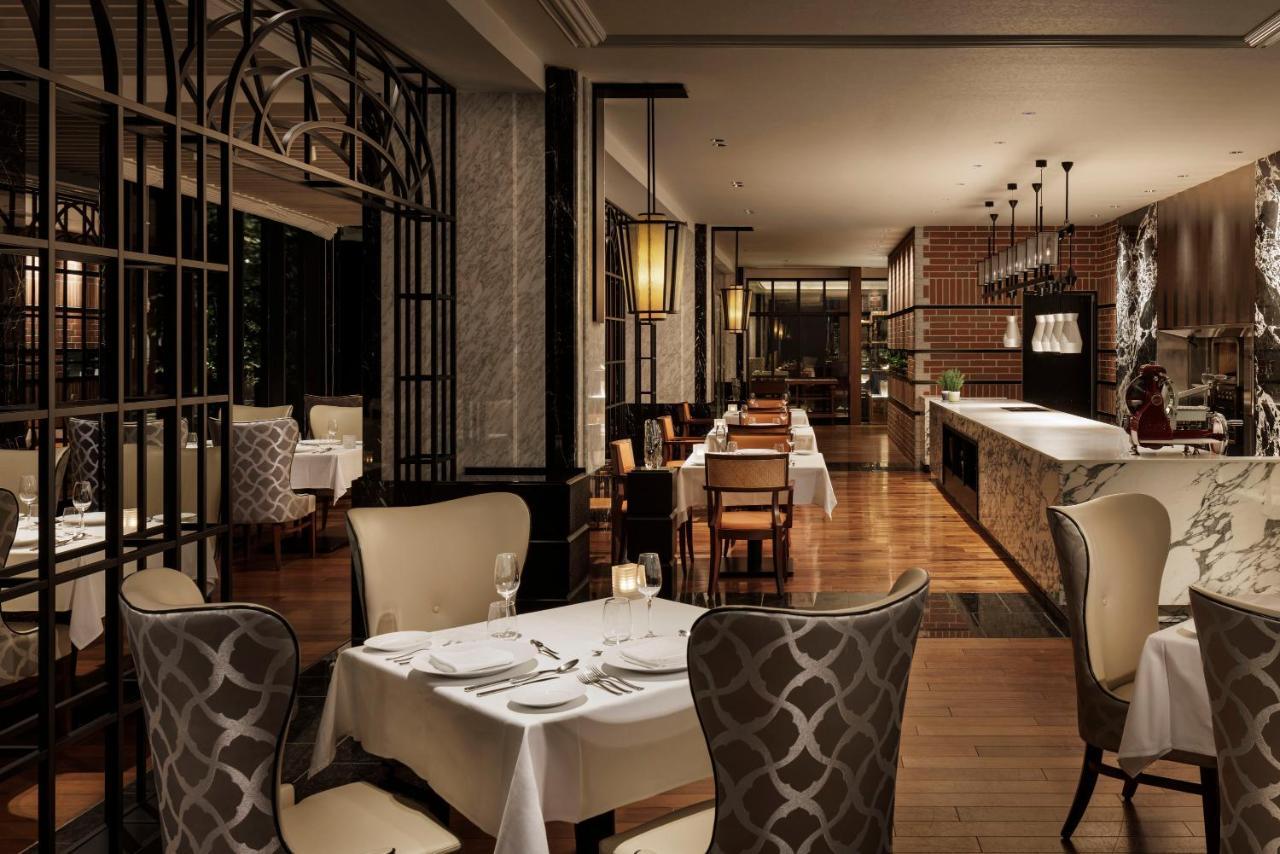 Hyatt Regency Yokohama Hotel Yokohama  Exterior photo The interior of the restaurant